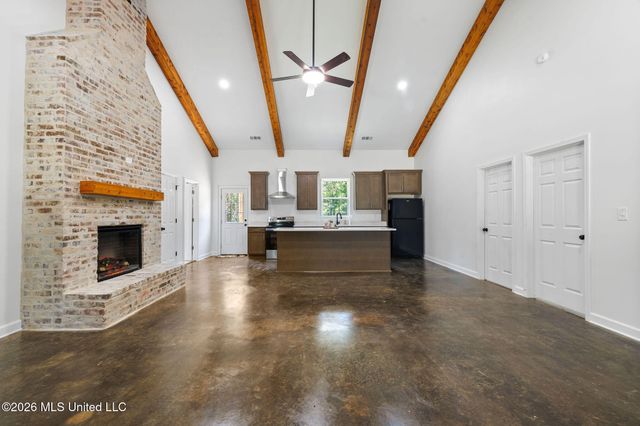 70 Wall Hill Farms, Byhalia, MS 38611