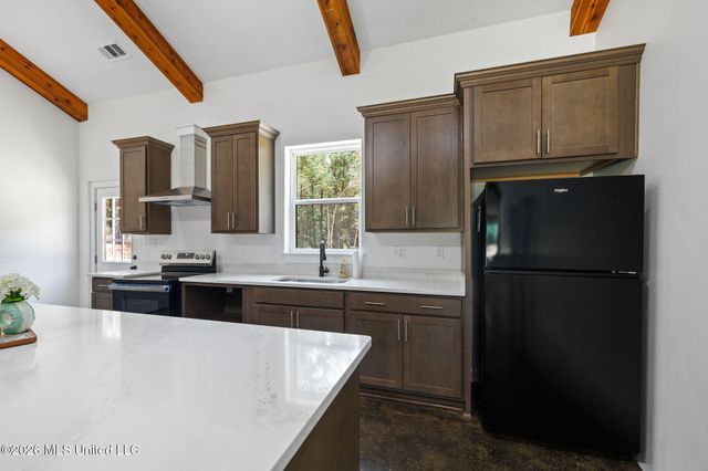 70 Wall Hill Farms, Byhalia, MS 38611