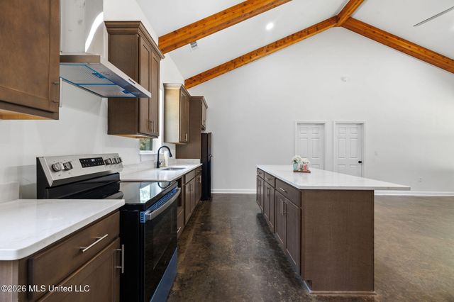 70 Wall Hill Farms, Byhalia, MS 38611