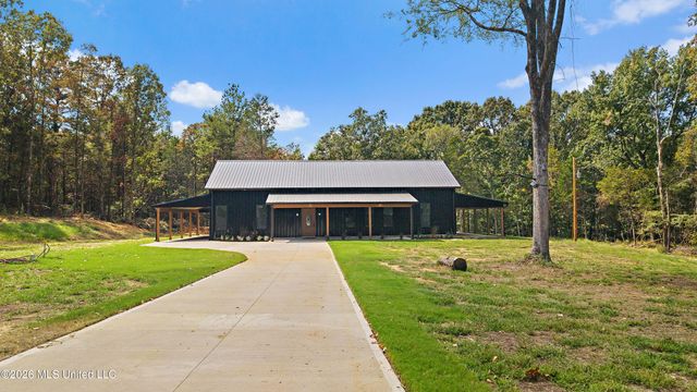 70 Wall Hill Farms, Byhalia, MS 38611