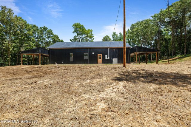 70 Wall Hill Farms, Byhalia, MS 38611