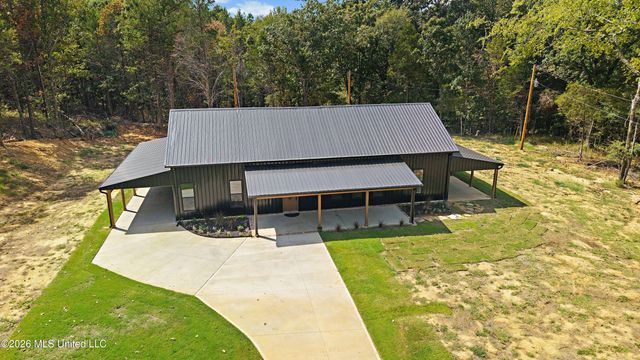70 Wall Hill Farms, Byhalia, MS 38611