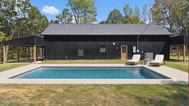 70 Wall Hill Farms, Byhalia, MS 38611
