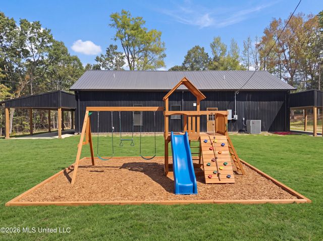 70 Wall Hill Farms, Byhalia, MS 38611