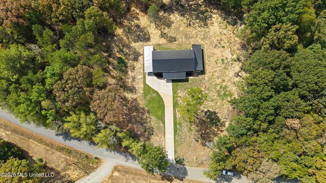 70 Wall Hill Farms, Byhalia, MS 38611