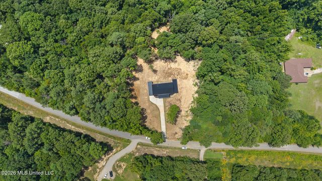 70 Wall Hill Farms, Byhalia, MS 38611