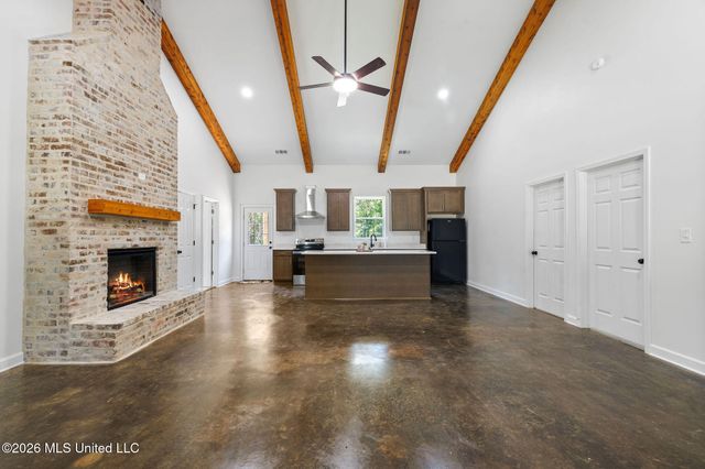 70 Wall Hill Farms, Byhalia, MS 38611