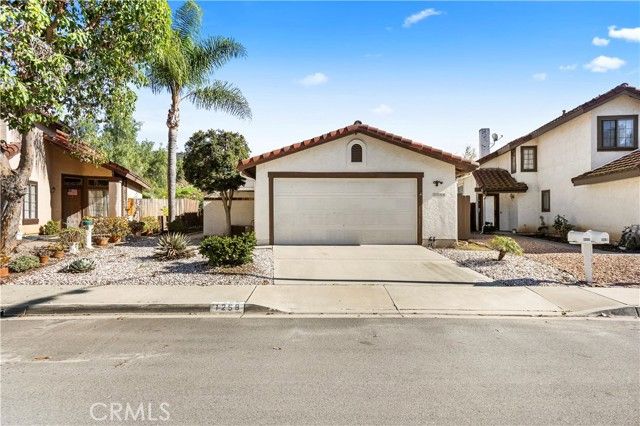 1258 Entrada Glen, Escondido, CA 92027