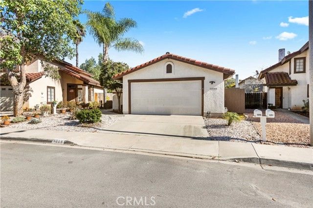 1258 Entrada Glen, Escondido, CA 92027
