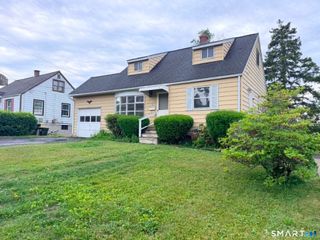 6 Fifth Street, Danbury, CT 06810