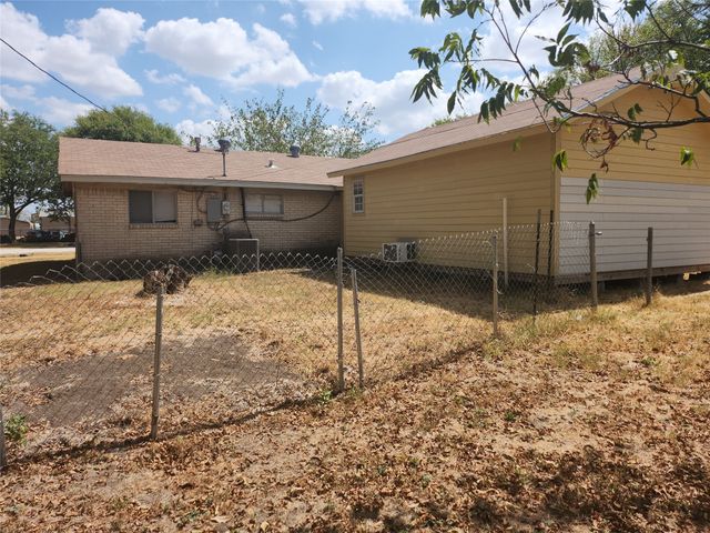 207 Jester Street, Coolidge, TX 76635