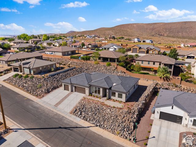 1195 N 50 W, Hurricane, UT 84737