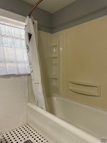 1516 West ST, Emporia, KS 66801