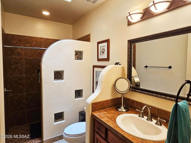 950 W Placita El Cueto, Green Valley, AZ 85622