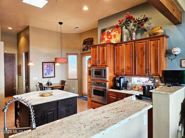 950 W Placita El Cueto, Green Valley, AZ 85622