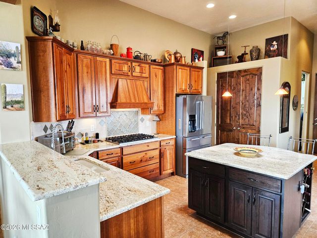 950 W Placita El Cueto, Green Valley, AZ 85622