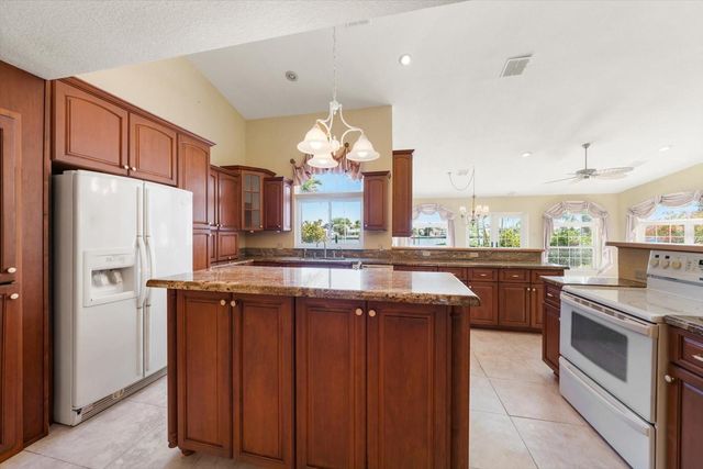 483 HARBOR DRIVE N, Indian Rocks Beach, FL 33785