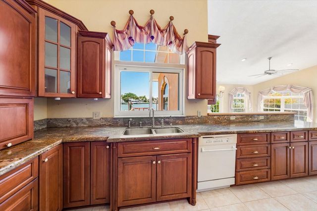 483 HARBOR DRIVE N, Indian Rocks Beach, FL 33785