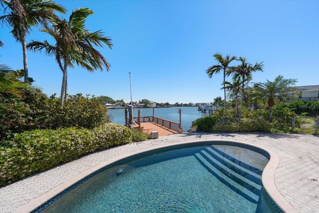 483 HARBOR DRIVE N, Indian Rocks Beach, FL 33785