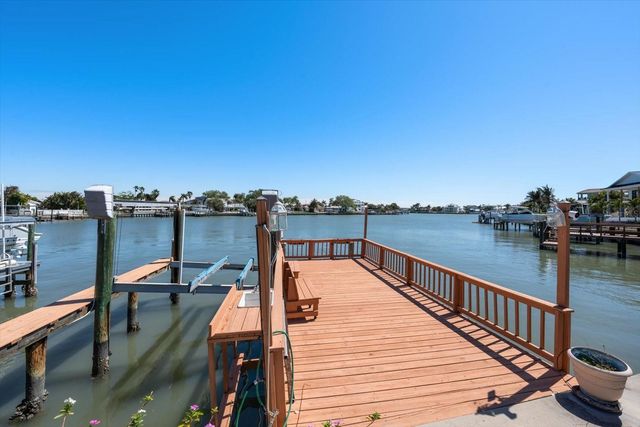 483 HARBOR DRIVE N, Indian Rocks Beach, FL 33785