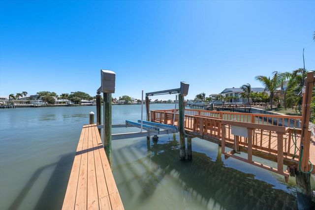 483 HARBOR DRIVE N, Indian Rocks Beach, FL 33785