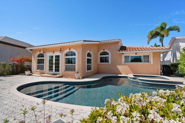 483 HARBOR DRIVE N, Indian Rocks Beach, FL 33785