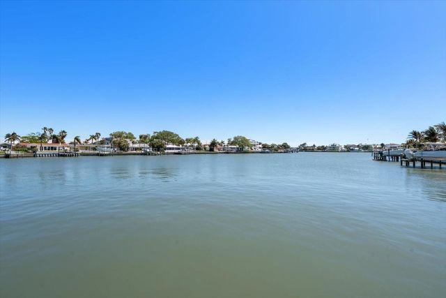 483 HARBOR DRIVE N, Indian Rocks Beach, FL 33785