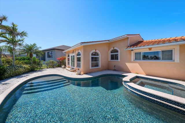 483 HARBOR DRIVE N, Indian Rocks Beach, FL 33785