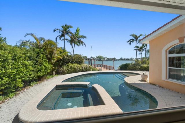 483 HARBOR DRIVE N, Indian Rocks Beach, FL 33785