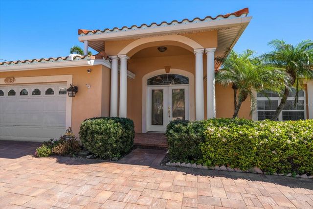 483 HARBOR DRIVE N, Indian Rocks Beach, FL 33785