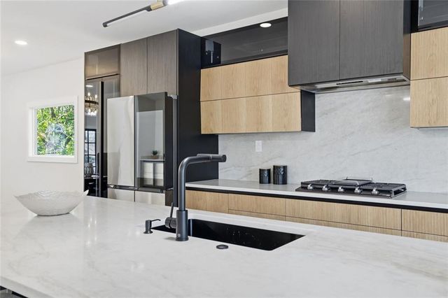 11935 Wildwood Springs Drive, Roswell, GA 30075