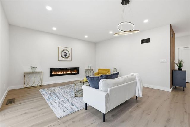 11935 Wildwood Springs Drive, Roswell, GA 30075