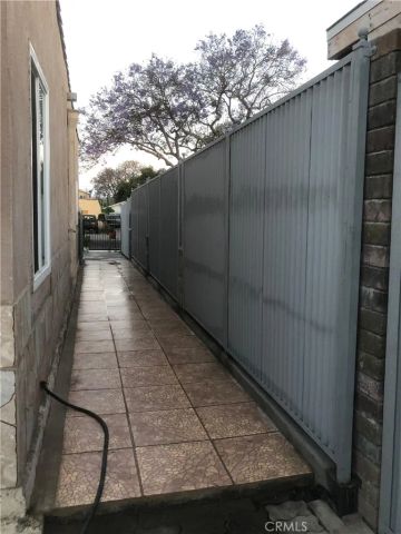 623 623 E 76th St, Los Angeles, CA 90001