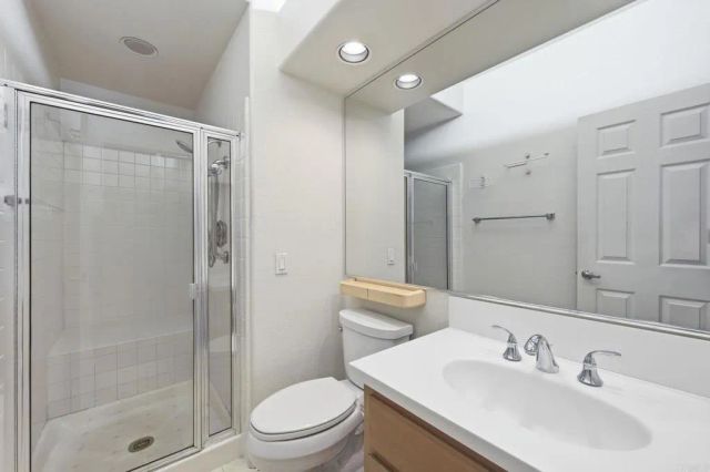 4950 Lerkas Way, Oceanside, CA 92056