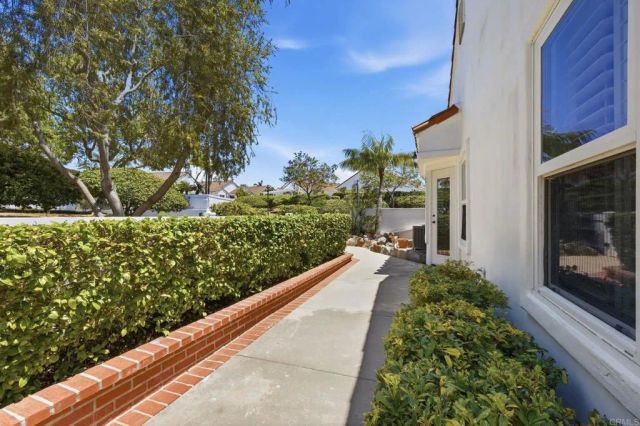 4950 Lerkas Way, Oceanside, CA 92056