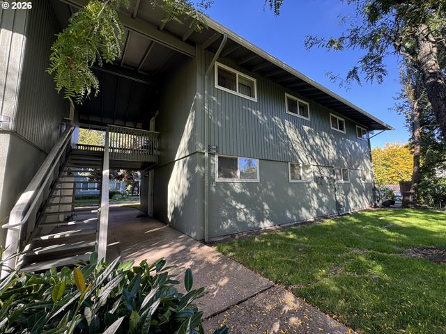 2180 W 17TH Ct, Eugene, OR 97402