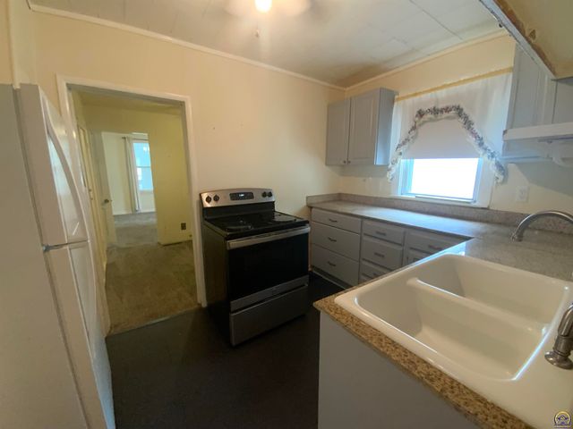 921 SW Frazier AVE, Topeka, KS 66606