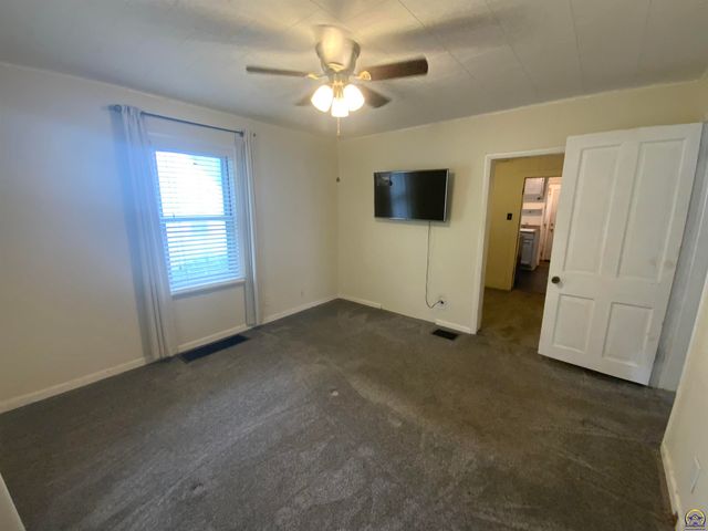 921 SW Frazier AVE, Topeka, KS 66606