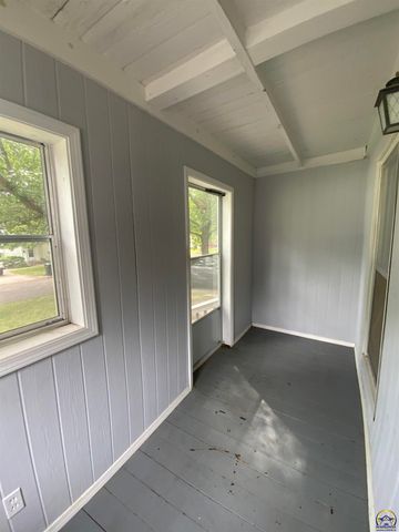921 SW Frazier AVE, Topeka, KS 66606