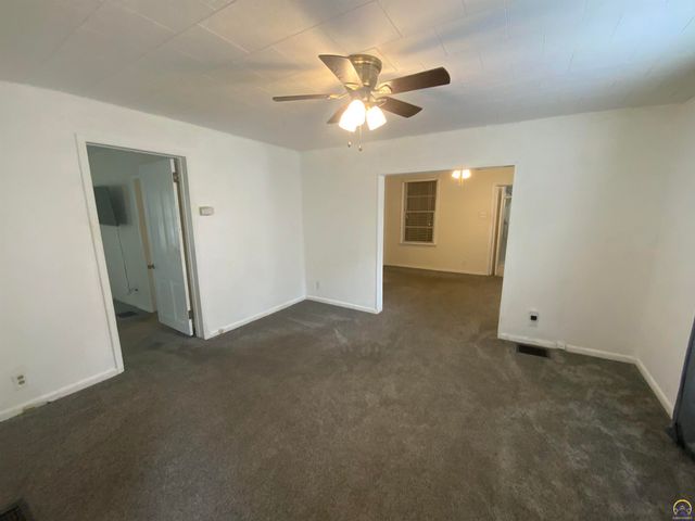 921 SW Frazier AVE, Topeka, KS 66606