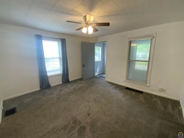 921 SW Frazier AVE, Topeka, KS 66606