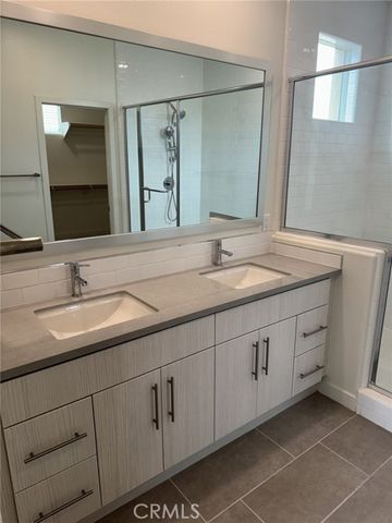 233 Radial, Irvine, CA 92618