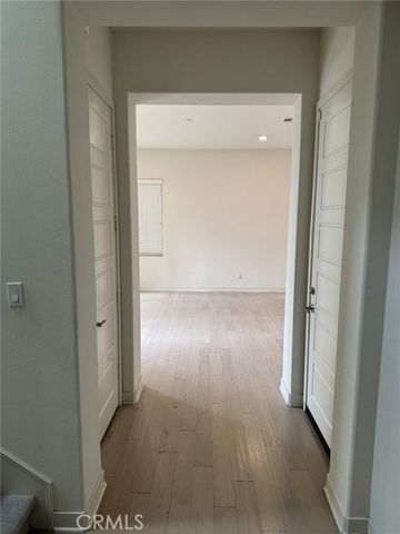 233 Radial, Irvine, CA 92618