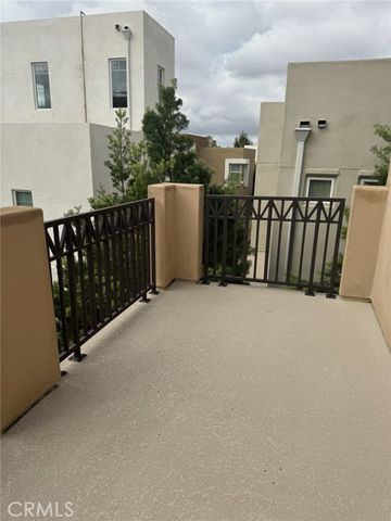 233 Radial, Irvine, CA 92618