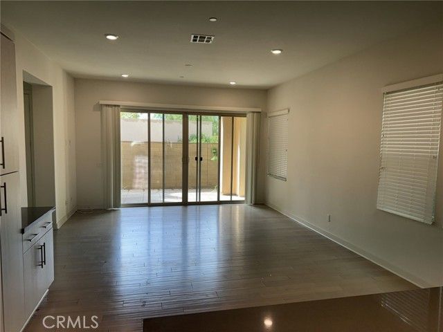 233 Radial, Irvine, CA 92618