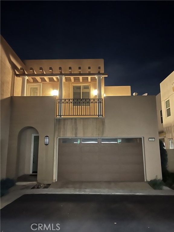 233 Radial, Irvine, CA 92618