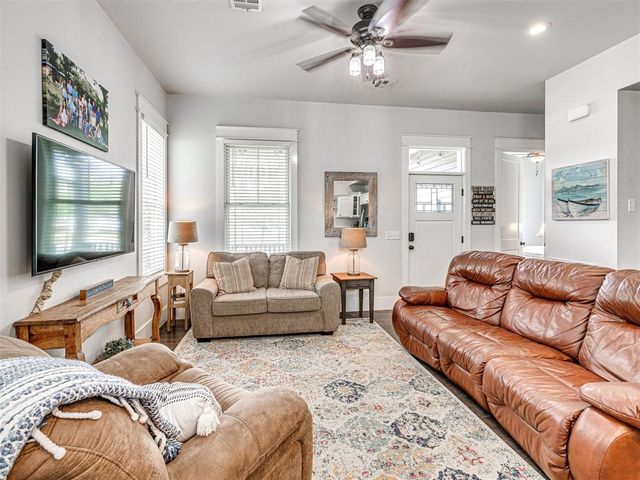 76 Lower Greenway, Carlton Landing, OK 74432