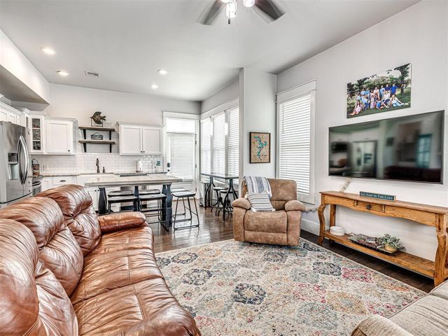 76 Lower Greenway, Carlton Landing, OK 74432