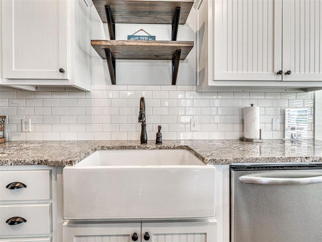 76 Lower Greenway, Carlton Landing, OK 74432