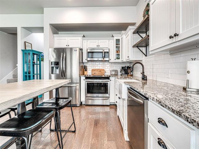 76 Lower Greenway, Carlton Landing, OK 74432